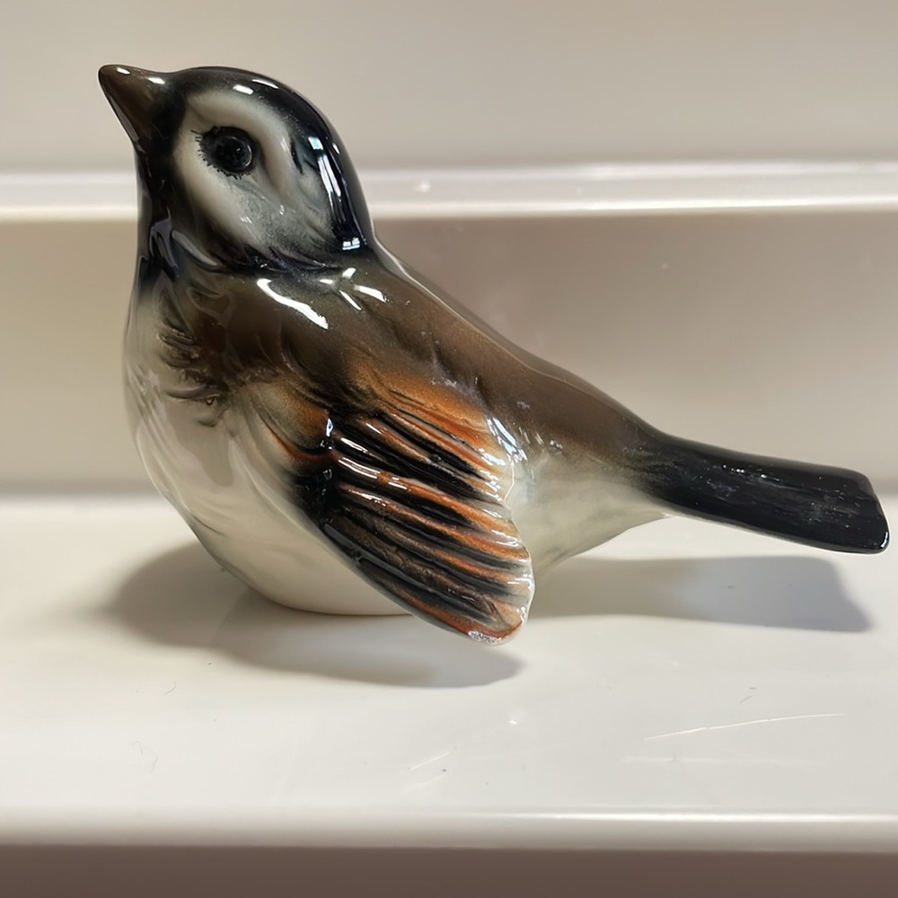 Goebel W Germany Sparrow Bird Porcelain Figurine